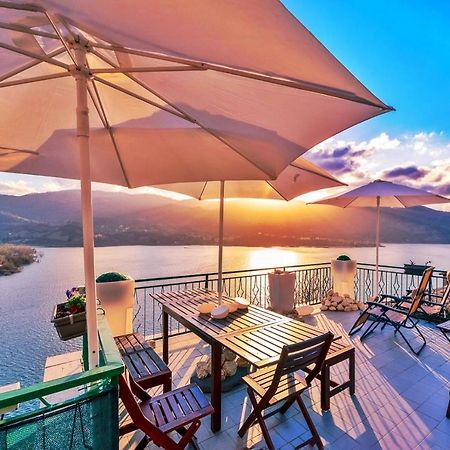 La Terrazza Sul Lago Turano Castel di Tora Exteriér fotografie