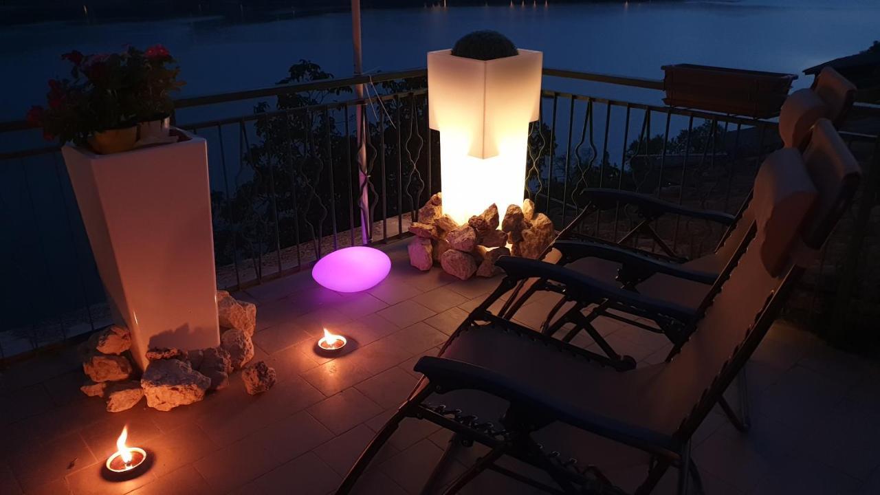 La Terrazza Sul Lago Turano Castel di Tora Exteriér fotografie
