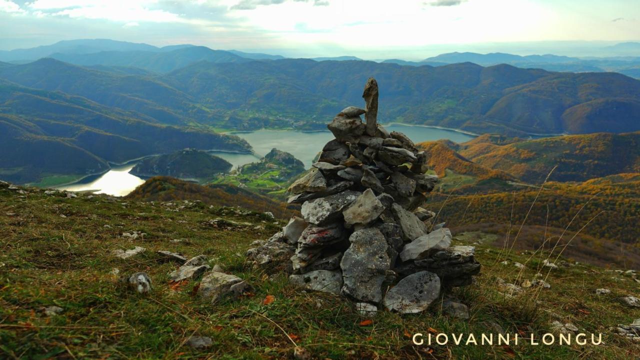 La Terrazza Sul Lago Turano Castel di Tora Exteriér fotografie