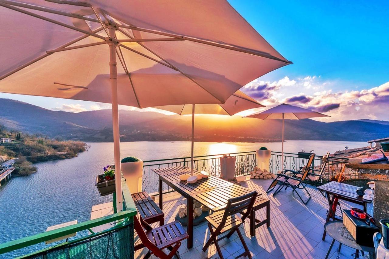 La Terrazza Sul Lago Turano Castel di Tora Exteriér fotografie