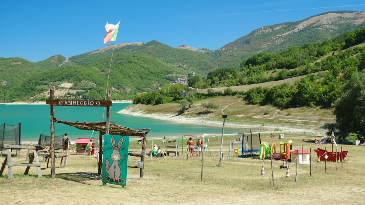 La Terrazza Sul Lago Turano Castel di Tora Exteriér fotografie
