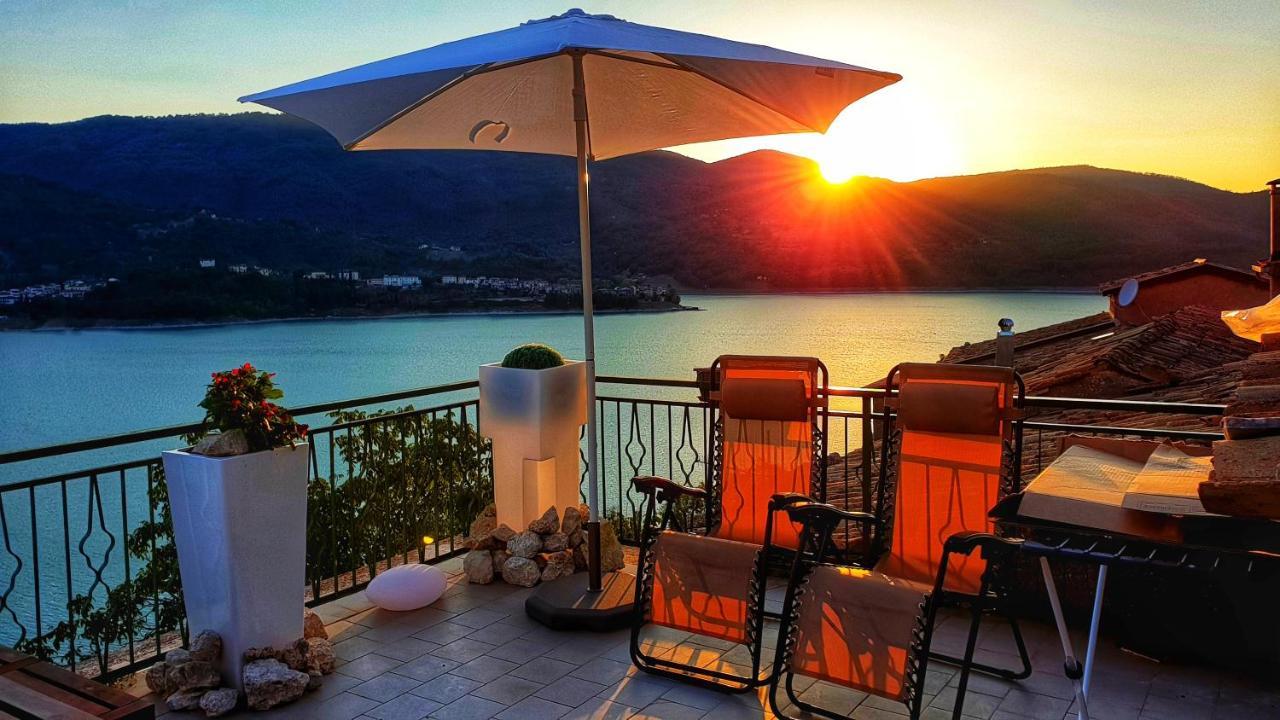 La Terrazza Sul Lago Turano Castel di Tora Exteriér fotografie