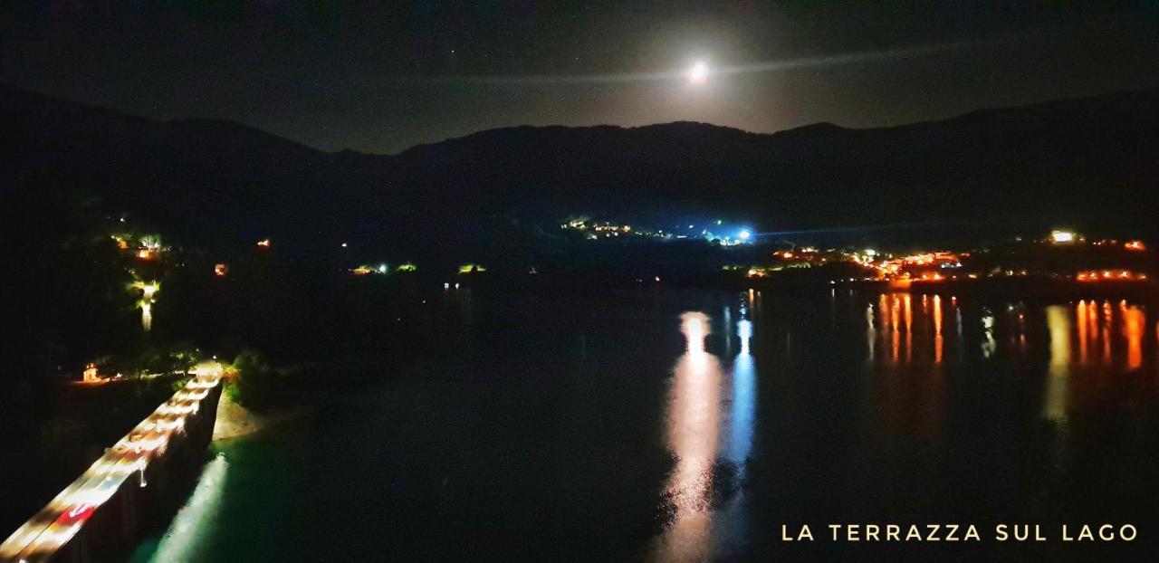 La Terrazza Sul Lago Turano Castel di Tora Exteriér fotografie