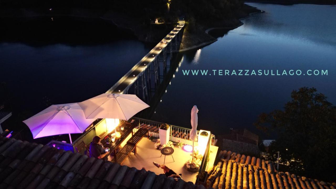 La Terrazza Sul Lago Turano Castel di Tora Exteriér fotografie